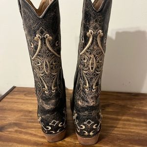 Coral cowgirl boots… hardly worn. Great condition. $60.
